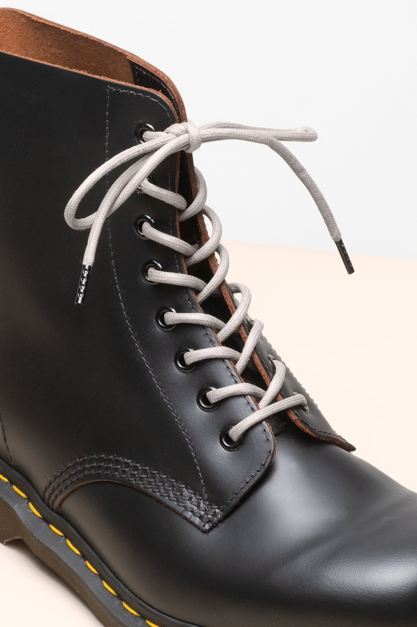 Graphite Grey | 4 mm Round Waxed Shoelaces